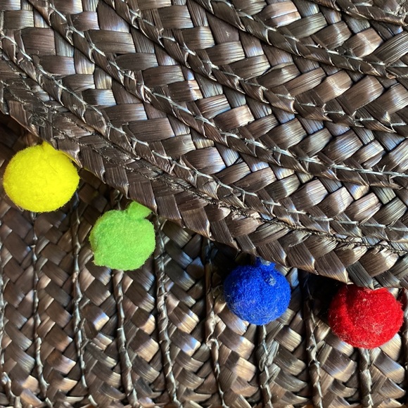 Rainbow Pom Pom straw clutch with crossbody attachment - Picture 4 of 8